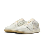 Air Jordan 1 Low SE thumbnail 3
