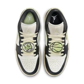 Air Jordan 1 Low SE thumbnail 10