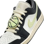 Air Jordan 1 Low SE thumbnail 7