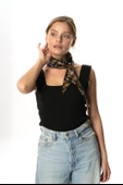 Vual Fular Çiçek Siyah 6240 thumbnail 3