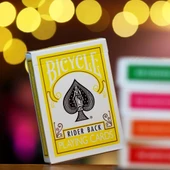 Bicycle Standard Endeks Sarı Oyun Kartları thumbnail 3