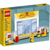 LEGO Miscellaneous 40359 LEGO Store Picture Frame thumbnail 2