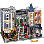 LEGO Creator Expert 10255 Assembly Square thumbnail 1