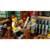 LEGO 21310 Old Fishing Store Set thumbnail 5