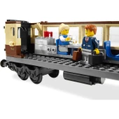 LEGO Emerald Night Set 10194 thumbnail 2