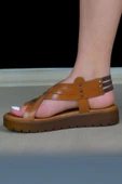 KADIN SANDALET HAKİKİ DERİ TABA thumbnail 2