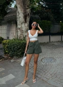 Çift Cepli Pileli Mini Denim Şort thumbnail 4