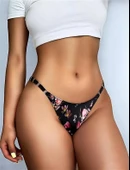Closet Sİyah Üstüne Çiçek Desenli  String Tanga thumbnail 1