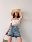 Paçası Püsküllü Desenli Denim Şort thumbnail 1
