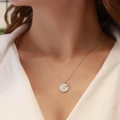 Mine İşli Papatya Model Gümüş Kolye thumbnail 3