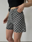 Paçası Püsküllü Desenli Denim Şort thumbnail 4