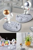 Mini Astronot Model Telefon ve Tablet Tutucu Standı thumbnail 6