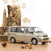 Norev 188602 1/18 VW Multivan 2003 Wheat Beige Metallic thumbnail 2