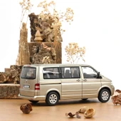 Norev 188602 1/18 VW Multivan 2003 Wheat Beige Metallic thumbnail 3