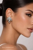 Elysia Çivi Küpe thumbnail 1