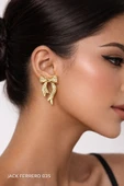 Gold Belle Çivi Küpe thumbnail 1