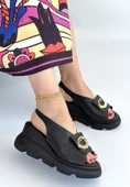 Gwon Siyah Cilt Dolgu Topuk Sandalet thumbnail 2