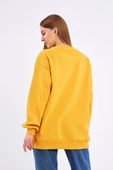 Sarı Kadın Pamuklu Oversize Basic Bisiklet Yaka Sweatshirt thumbnail 3