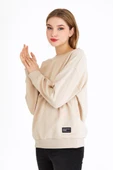 Kadın Bej Renk Basic Bisiklet Yaka Sweatshirt thumbnail 2