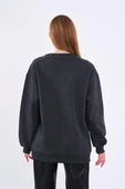 Antrasit Kadın Pamuklu Oversize Basic Bisiklet Yaka Sweatshirt thumbnail 3