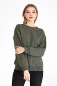 Kadın Haki Renk Basic Bisiklet Yaka Sweatshirt thumbnail 2