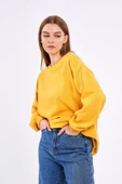 Sarı Kadın Pamuklu Oversize Basic Bisiklet Yaka Sweatshirt thumbnail 2