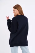 Lacivert Kadın Pamuklu Oversize Basic Bisiklet Yaka Sweatshirt thumbnail 3