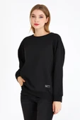 Kadın Siyah Renk Basic Bisiklet Yaka Sweatshirt thumbnail 1