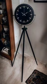 Siyah Lüks Sade Tripod Ayaklı Saat thumbnail 3