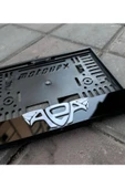Altın Elbiseli Adam Motor Plakalık thumbnail 1