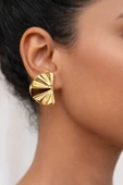 Shella Gold Çivi Küpe thumbnail 1