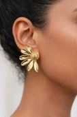 Daisy Gold Çivi Küpe thumbnail 1