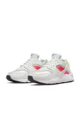 Nike Air Huarache-DH4439 109 thumbnail 3