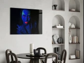 Kadın Portresi Cam Tablo thumbnail 5