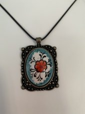 Iznik Çini Çiçek Figürlü Deri Ipli Kolye Model 4 thumbnail 2