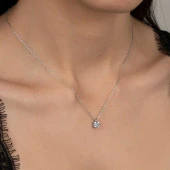 Swarovski Taşlı Gümüş Tektaş Bayan Kolye thumbnail 1