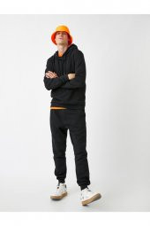 Basic Sweatshirt thumbnail 2