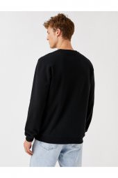 Basic Sweatshirt thumbnail 4