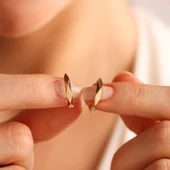 Altın Halka Küpe 1.5 cm Piramid Form thumbnail 2