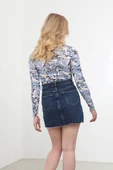 Pencere Detaylı Jakarlı Crop Top thumbnail 5