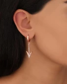 Beyaz Taşlı Gümüş Ok Küpe thumbnail 1