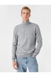 Basic Turtleneck Sweater thumbnail 3