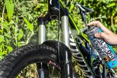 Muc-Off Silicone Shine Koruyucu Sprey 500 ML thumbnail 3