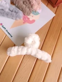 Peluş Tüylü Mandal Toka thumbnail 3