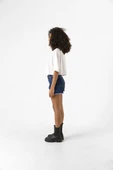 Basic Kırçıllı Beyaz Oversize Crop Tshirt thumbnail 3