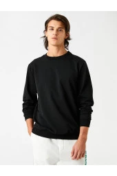 Basic Sweatshirt thumbnail 2