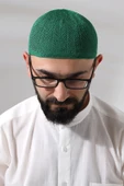 Yeşil Safir Dantel Detaylı Örme Namaz Takkesi thumbnail 4
