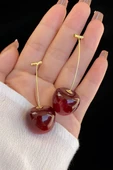 Gold Renk Kiraz Model Kadın Küpe thumbnail 2