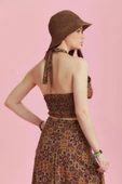 Boyundan Bağlamalı Desenli Crop Bluz thumbnail 4