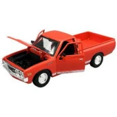 Maisto 1973 Datsun 620 Pick Up 1:24 Model Araba thumbnail 3